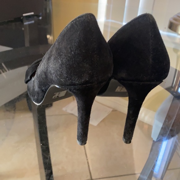 Audrey Brooke black suede bow high heels - Picture 5 of 7